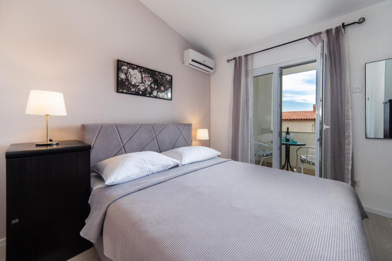 Apartments Divna Baška Voda Buitenkant foto